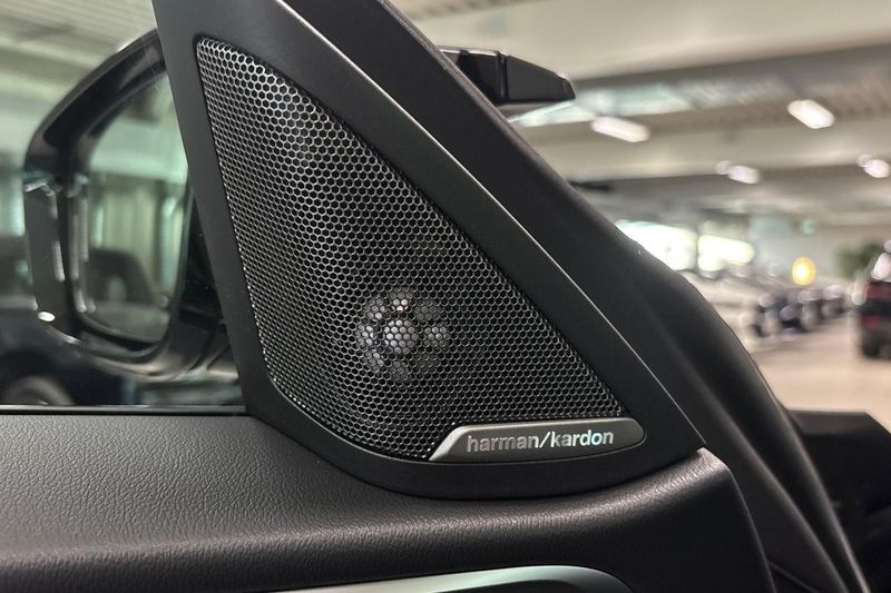 BMW i4 bild 16