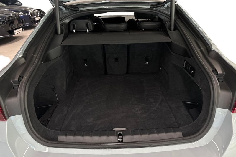 BMW i4 bild 10