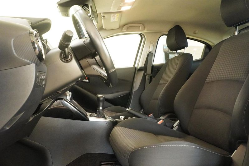 Mazda 2 bild 10