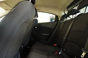 Mazda 2 bild 9