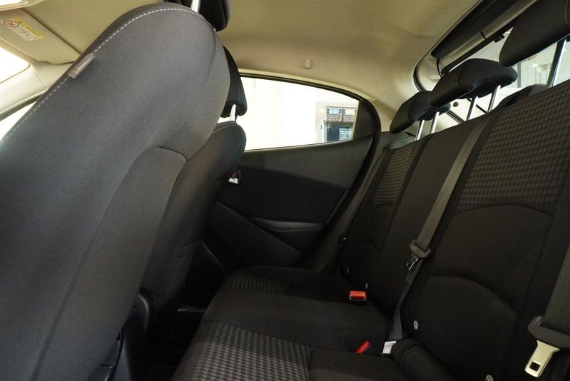 Mazda 2 bild 9