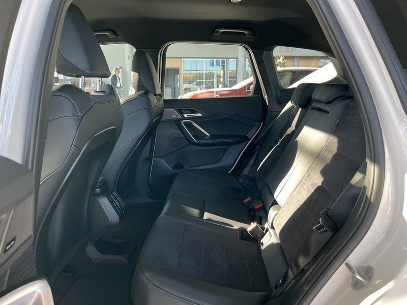 BMW iX1 bild 11