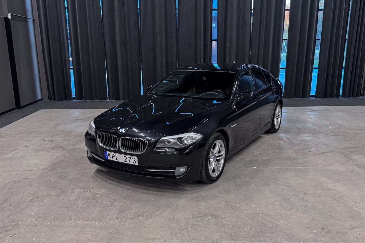 BMW 523