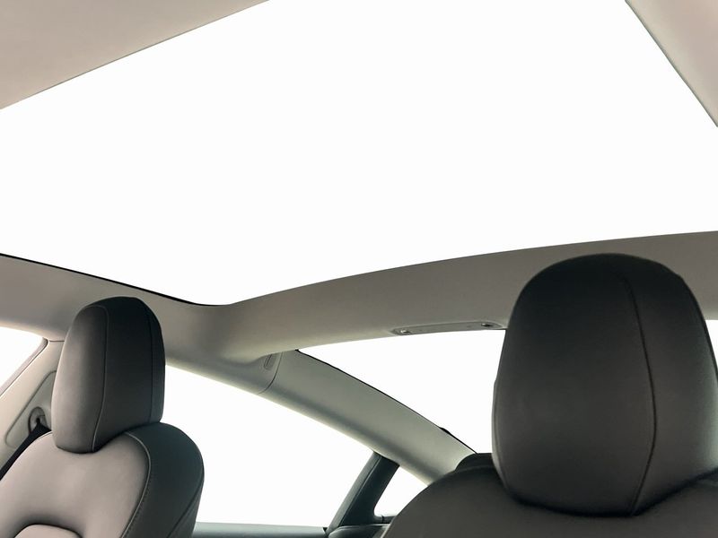 Tesla Model 3 bild 17