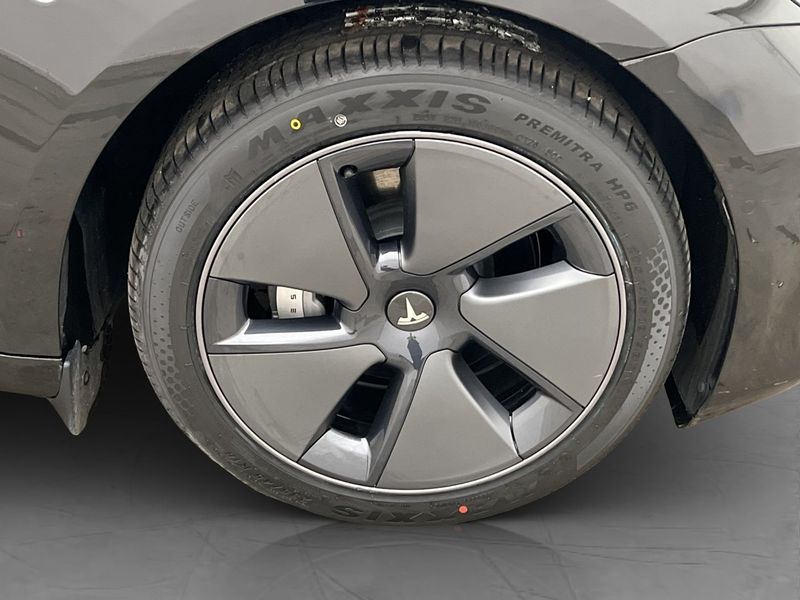 Tesla Model 3 bild 35
