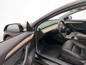 Tesla Model 3 bild 13