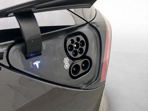 Tesla Model 3 bild 10