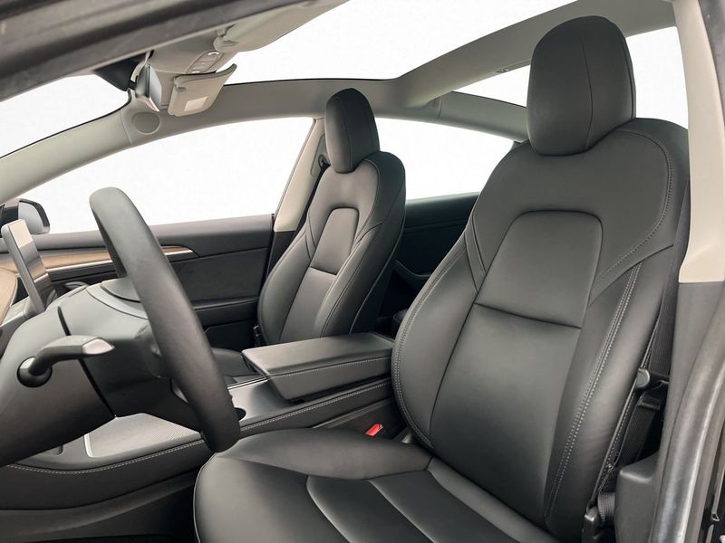 Tesla Model 3 bild 14