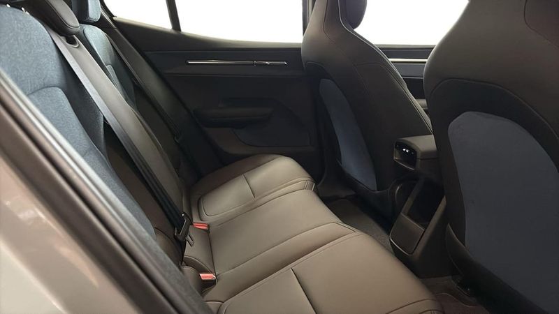 Volvo EX30 bild 7