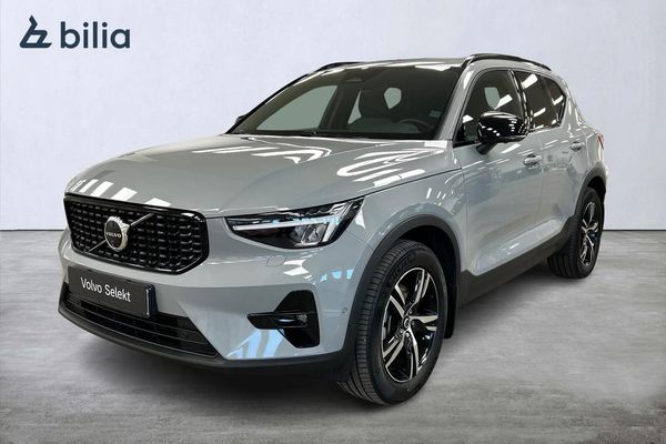 Volvo XC40 B3 FWD Bensin Plus Dark - 2025