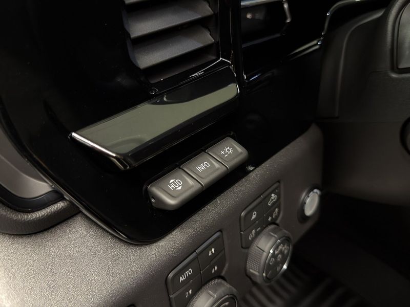 Chevrolet Silverado bild 17