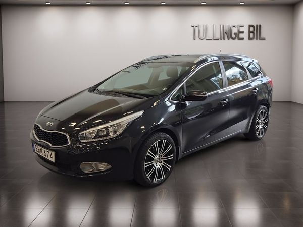 Kia Cee´d 1.6 CRDi EX Comfort Nyservad Backkamera Rattvärme Navi - 2014