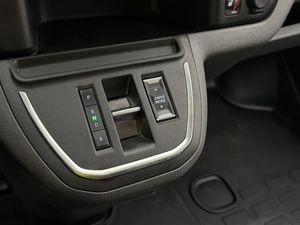 Peugeot e-Expert bild 28