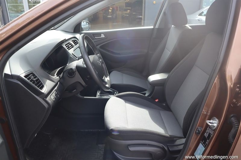 Hyundai i20 bild 8