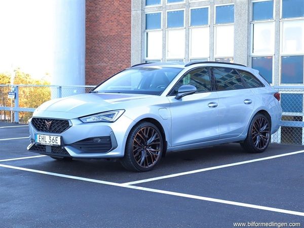 Cupra Leon e-Hybrid Sportstourer 245hk S/V-hjul Drag Moms - 2021