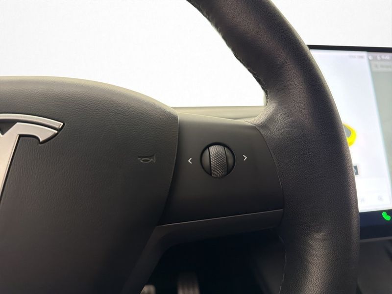 Tesla Model 3 bild 16