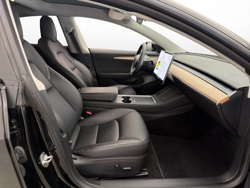 Tesla Model 3 bild 26