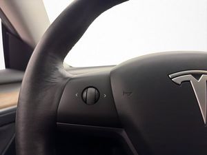 Tesla Model 3 bild 15