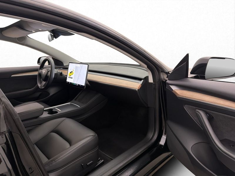 Tesla Model 3 bild 27