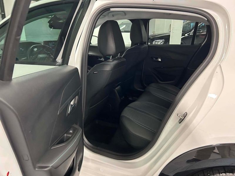 Peugeot e-208 bild 12