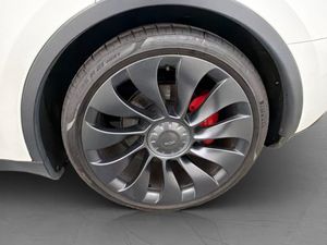 Tesla Model Y bild 33