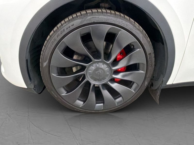 Tesla Model Y bild 32