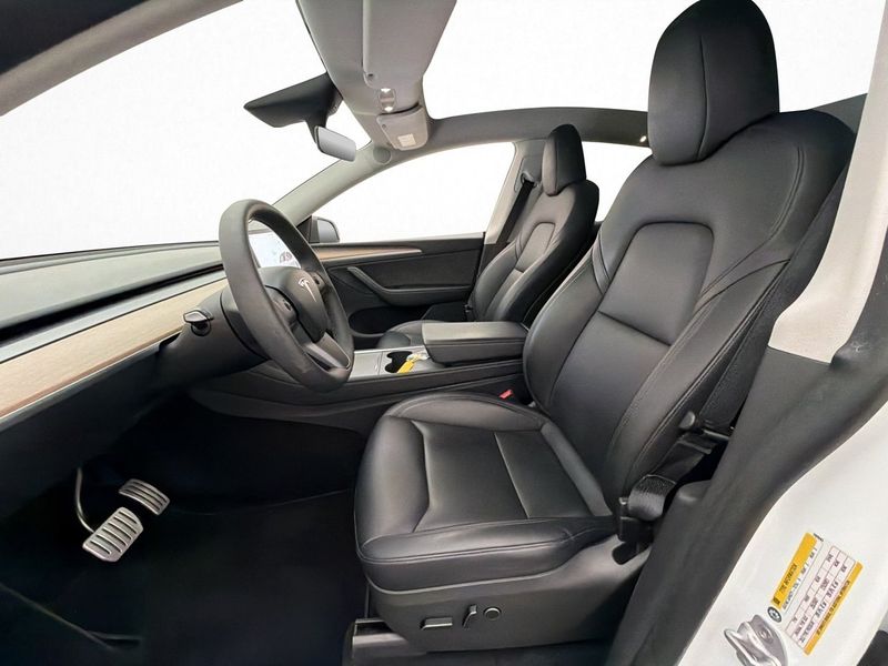 Tesla Model Y bild 14
