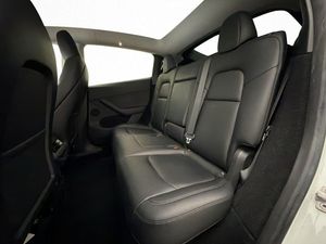 Tesla Model Y bild 29