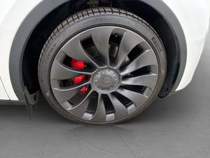 Tesla Model Y bild 35