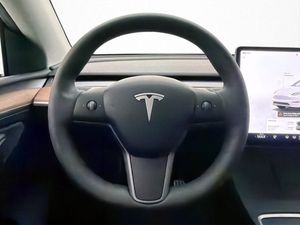 Tesla Model Y bild 16