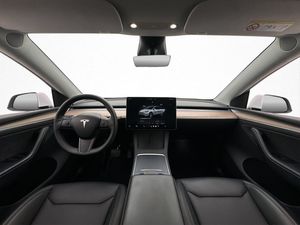 Tesla Model Y bild 14