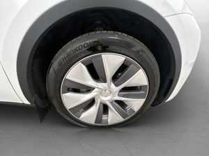 Tesla Model Y bild 34