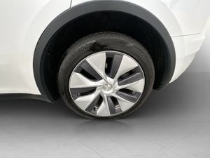 Tesla Model Y bild 32