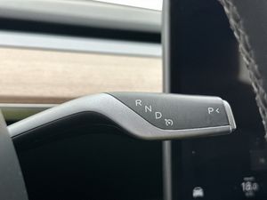 Tesla Model Y bild 30