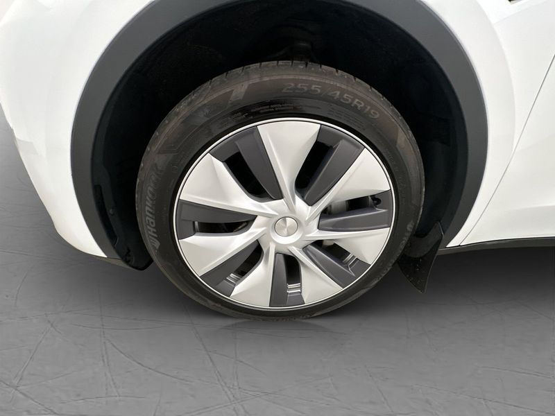 Tesla Model Y bild 31