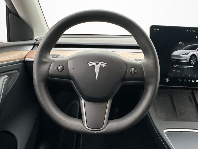 Tesla Model Y bild 15