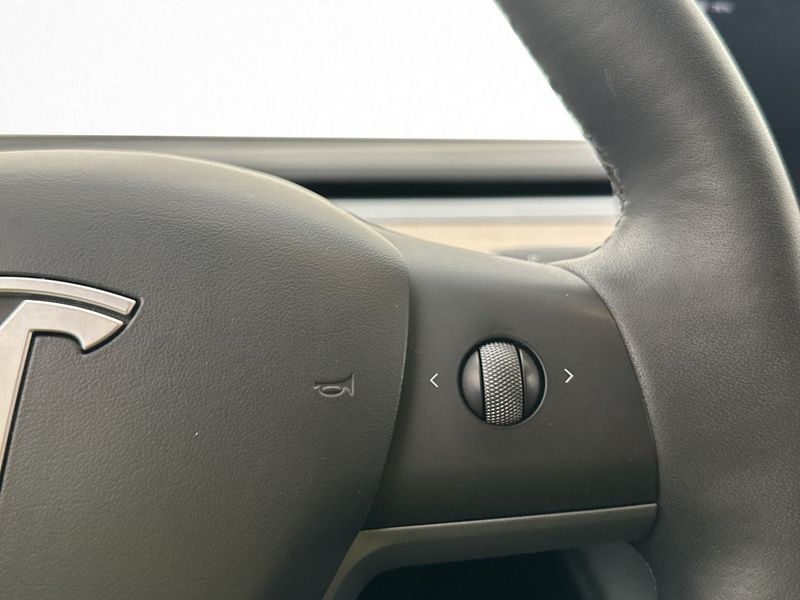 Tesla Model Y bild 17