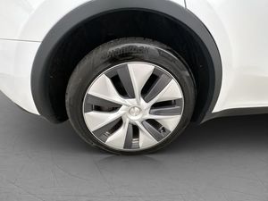 Tesla Model Y bild 33