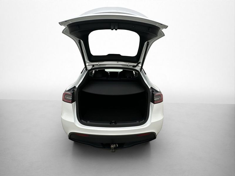 Tesla Model Y bild 28