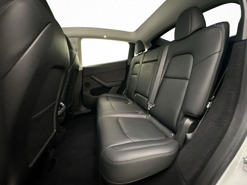 Tesla Model Y bild 27