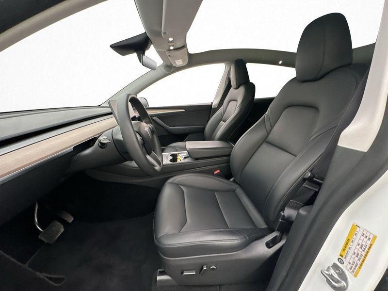 Tesla Model Y bild 13