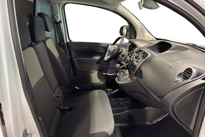Nissan NV250 bild 14