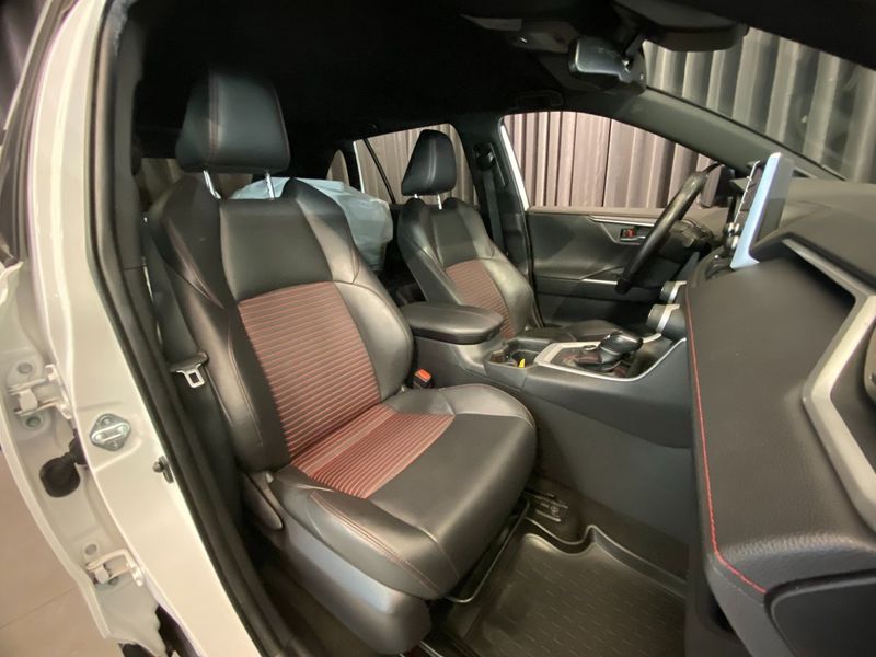 Toyota RAV4 bild 8