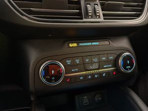 Ford Kuga bild 23