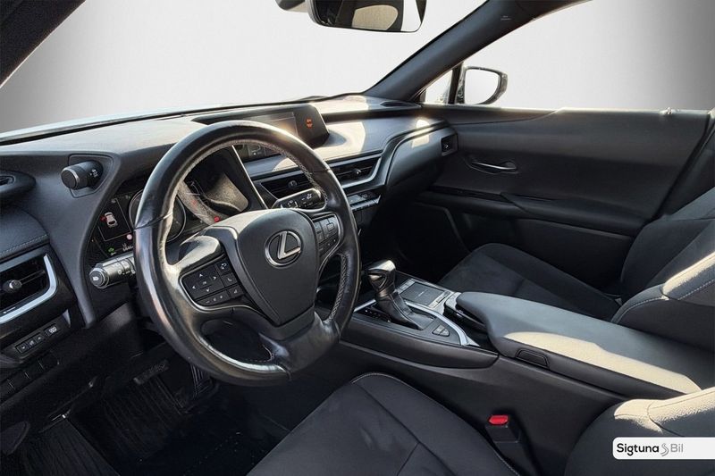 Lexus UX bild 10