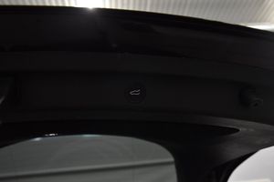 Tesla Model Y bild 25