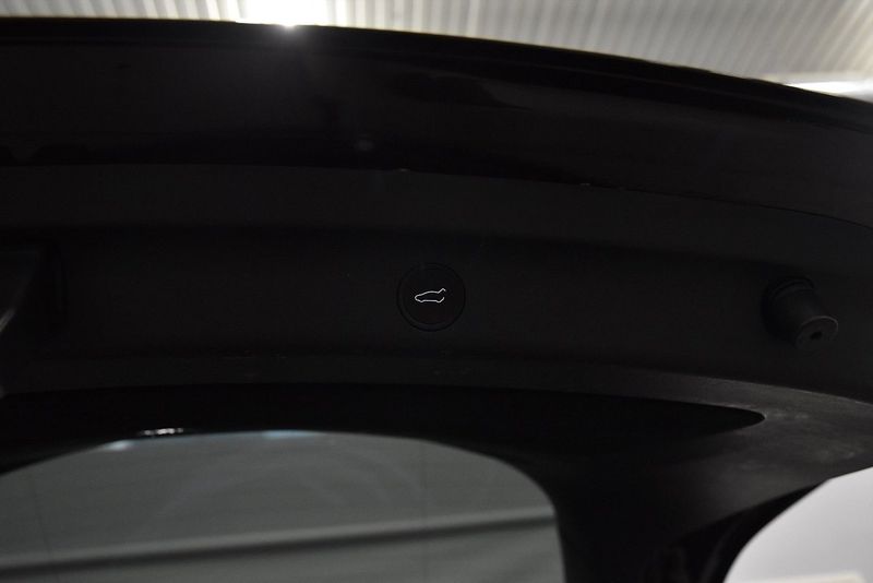 Tesla Model Y bild 25