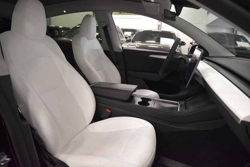 Tesla Model Y bild 12