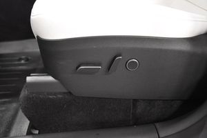 Tesla Model Y bild 16