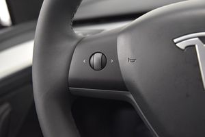 Tesla Model Y bild 10